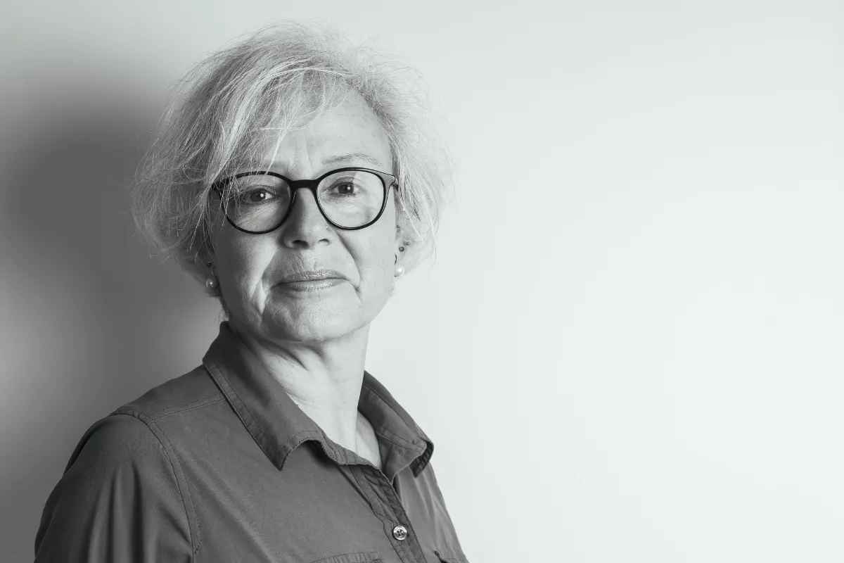 Sylvia Portrait in schwarz-weiss