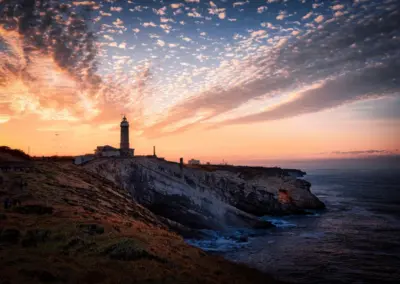 Leuchtturm in Santander mit Sonnenuntergang